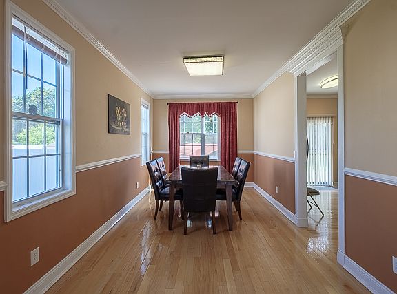 5th image of 34 Audobon St