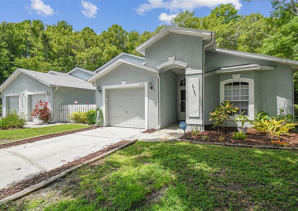 1st image of 12521 Hollybrook Ln