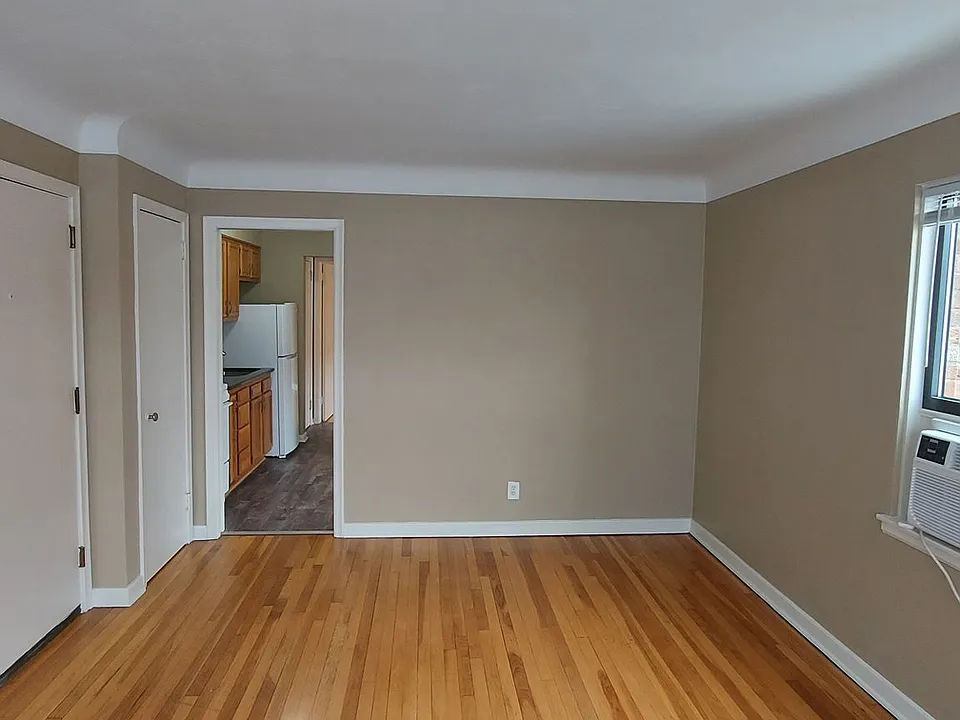 638-642 Snelling Ave South