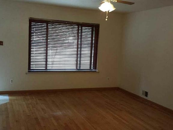 2nd image of 454 Hawthorne Avenue