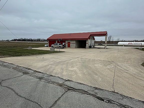 3rd image of 10512 Old Highway 54