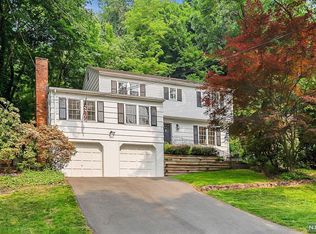 280 Hillcrest Rd, Ridgewood, NJ 07450