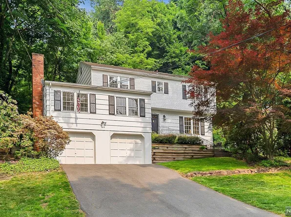 280 Hillcrest Rd, Ridgewood, NJ 07450