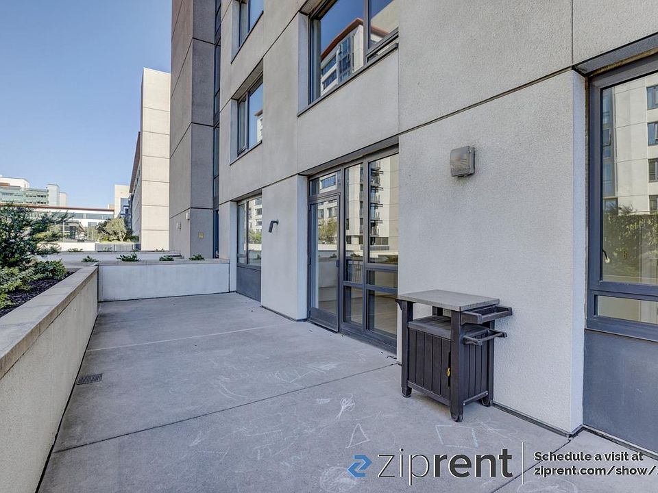 1st image of 260 King St Unit 485
