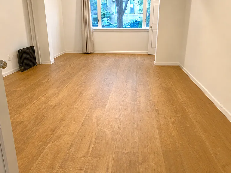 527 46th St #1 — Photo 3