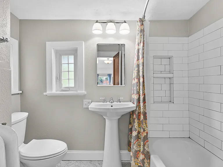 7487 Kingsbury Blvd — Photo 18