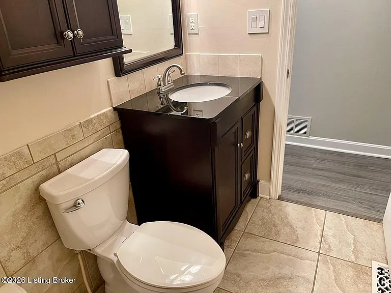 9019 Brandywyne Dr — Photo 12