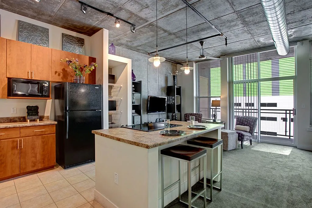 Skyline Lofts — Photo 1
