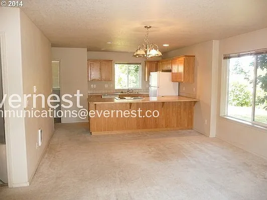 12135 SE Harold St — Photo 2