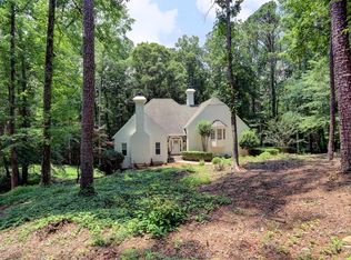 60 Connemara Rd, Roswell, GA 30075