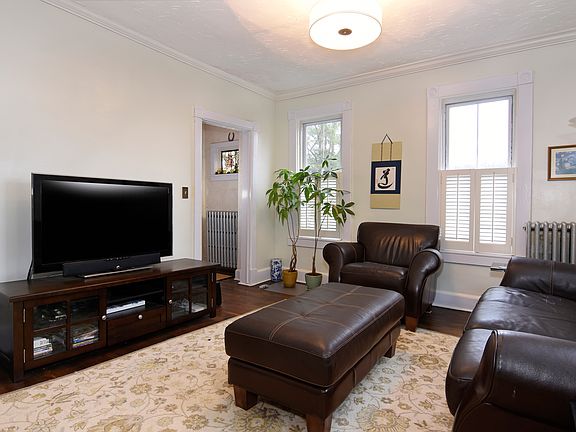 3rd image of 55 Bradley Ave