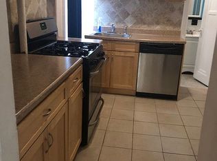 3168 35th St APT 1F, Astoria, NY 11106