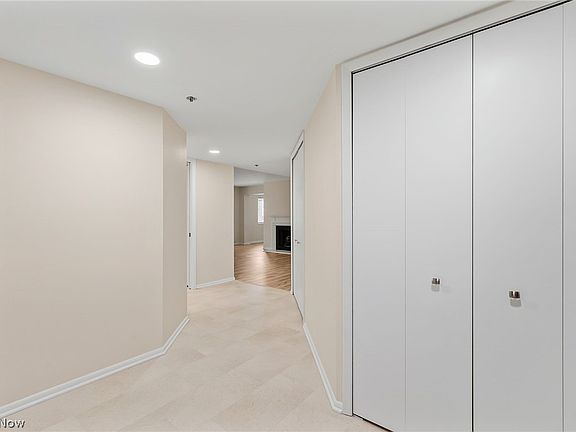 5th image of 140 Fox Hollow Dr APT 203C