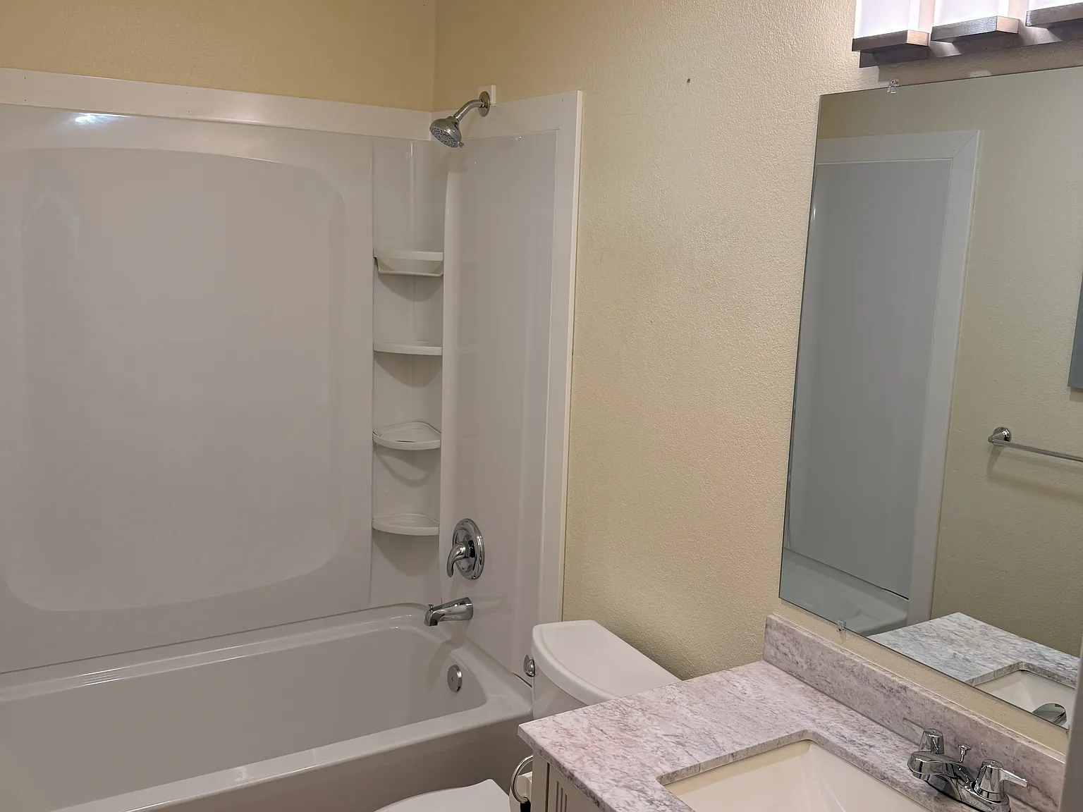 2 bed, 1000 sqft, $1,500 — Photo 3