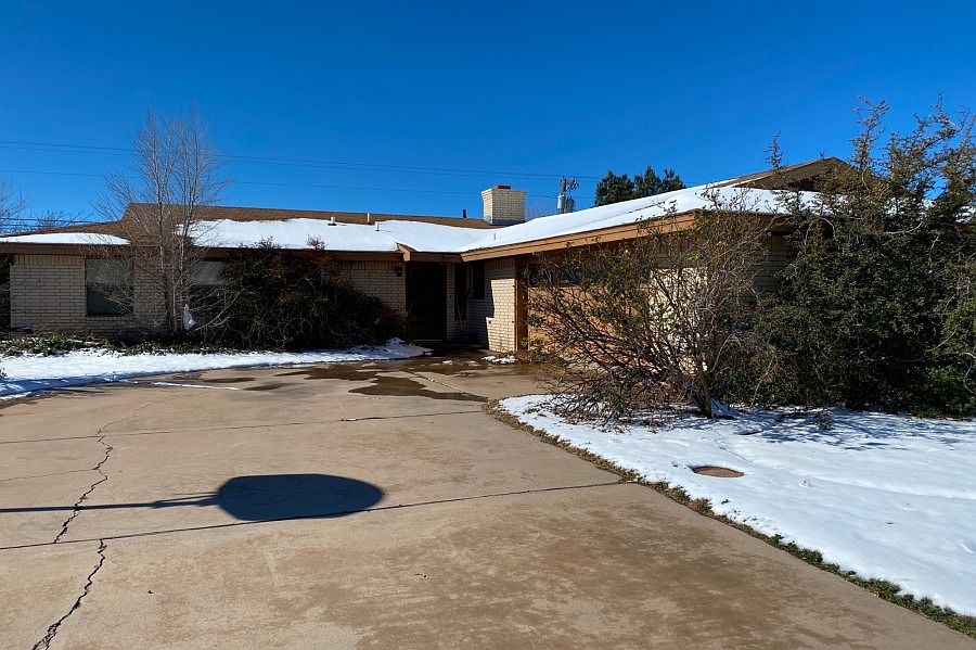 1st image of 3201 N Northwest Dr