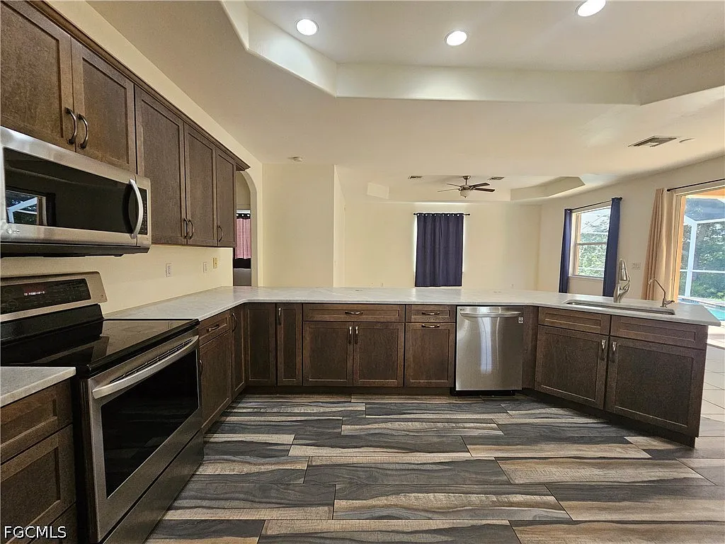 3 bed, 2.0 bath, 2192 sqft, $2,750 — Photo 4