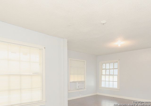 2nd image of 308 Crane Ave
