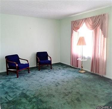 4th image of 581 Beverly Hills Dr