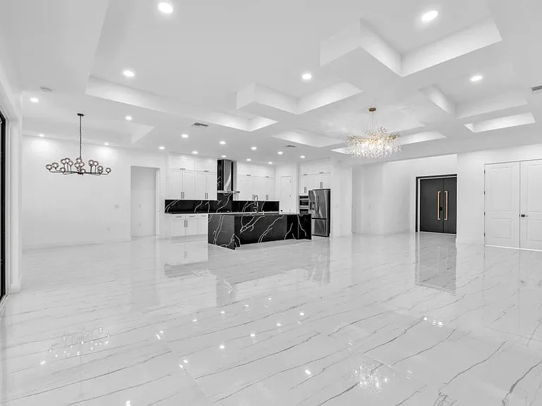 11921 Fort King Hwy — Photo 9