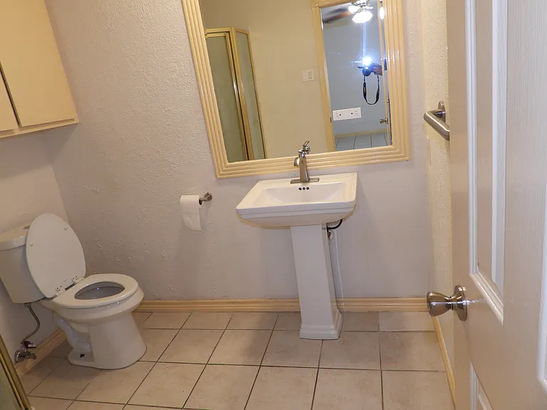 14327 Lorne Dr — Photo 7