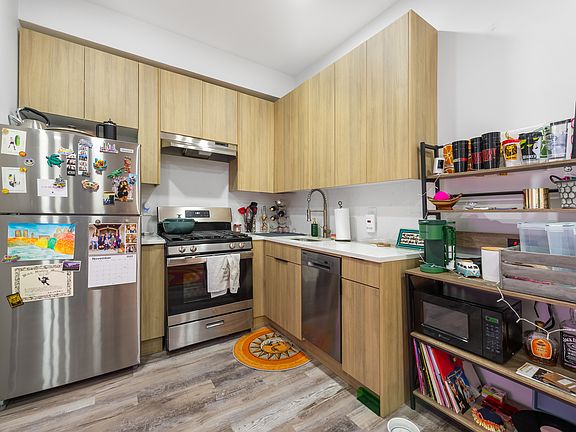 4th image of 1471 1st Ave APT 2B
