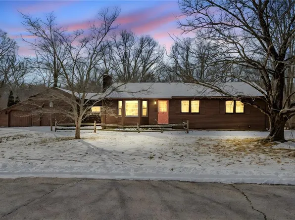 75 Lantern Ln, North Kingstown, RI 02852