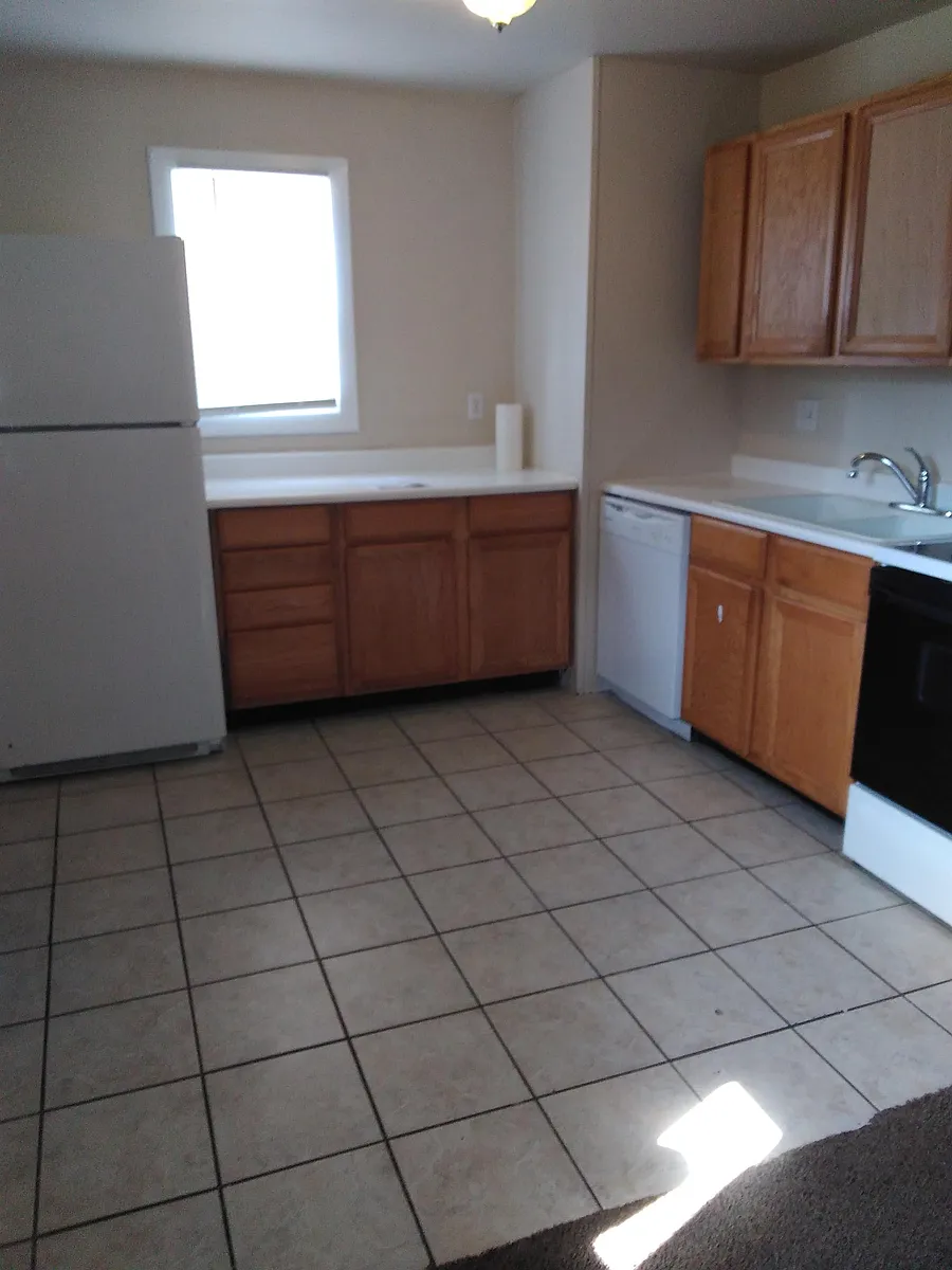 Building Photo - 709-C1 S Poplar St