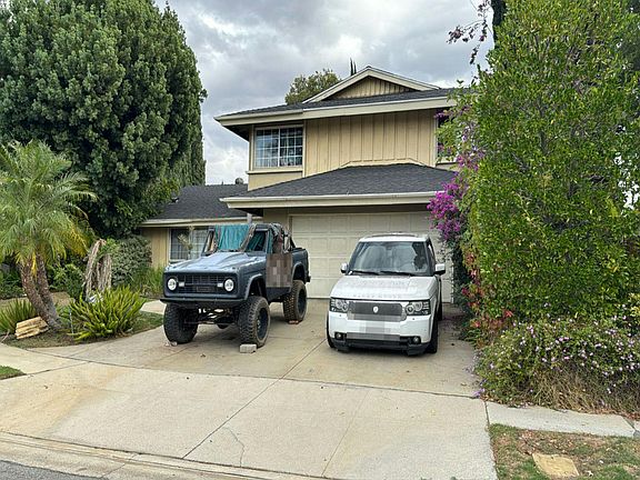 2nd image of 10918 Des Moines Ave