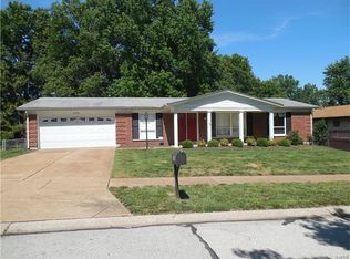 12743 Stoneridge Dr, Florissant, MO 63033