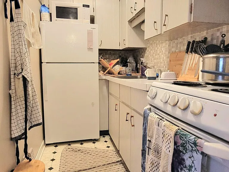 200 Kelton St #14 — Photo 7