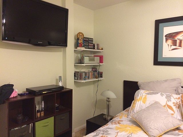 2nd image of 24420 Victory Blvd