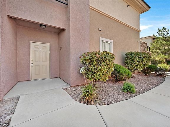 2nd image of 720 Peachy Canyon Cir Unit 101