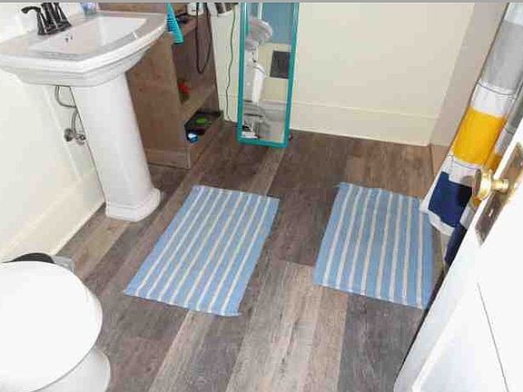 Main floor bath