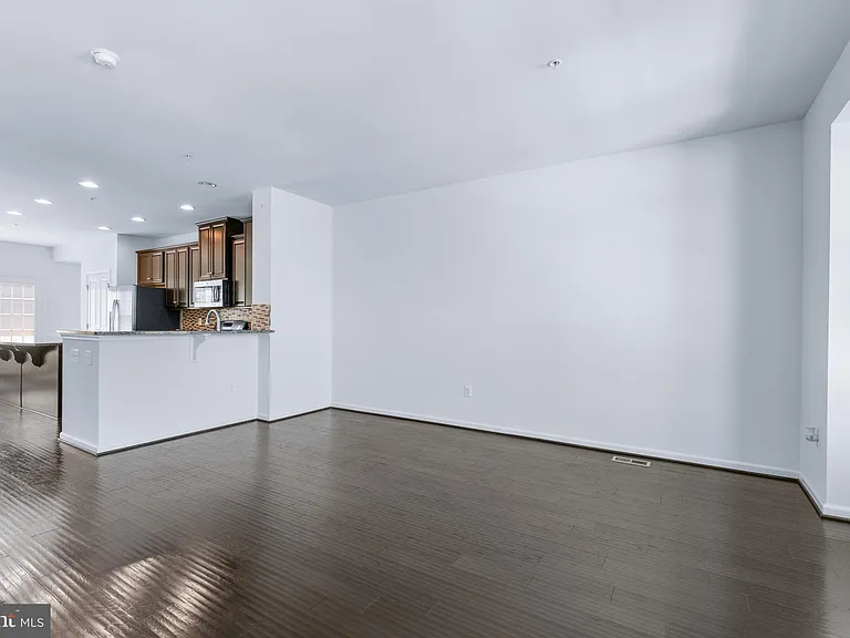 5365 S Center Dr — Photo 17