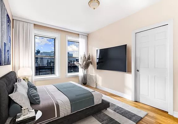 2nd image of 29 W 119th St APT 51