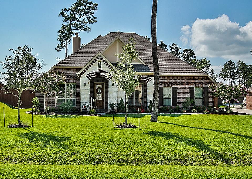 1st image of 40393 Mostyn Dr