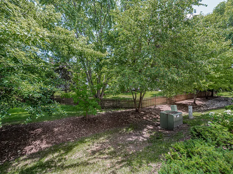 2835 White Thorn Cir — Photo 26