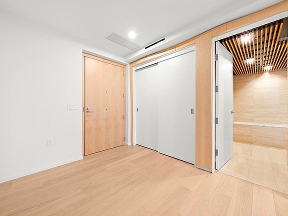 2nd image of 1568 Alberni St #802