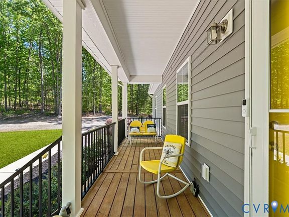 3rd image of 3737 Robinson Rd