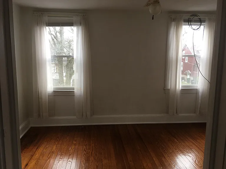 2904 Chesley Ave — Photo 5