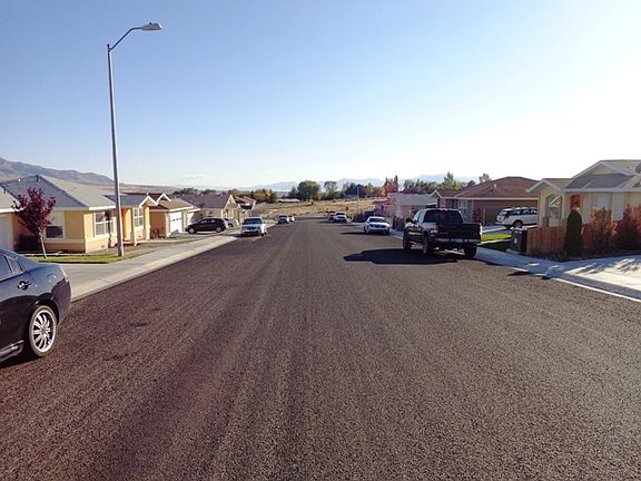 3rd image of 789 Lonnie Ln