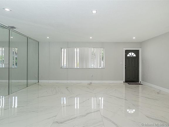 3rd image of 50 East Dr