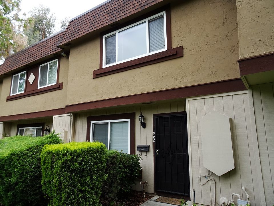 1st image of 1908 Bluewood Cir