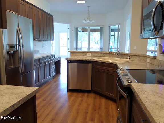 4th image of 2328 HOLLY Lane