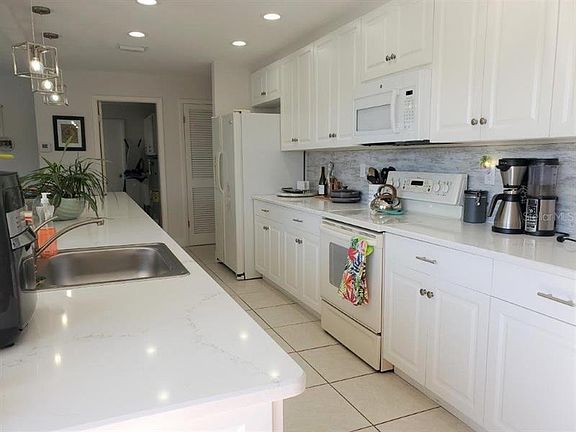 4th image of 418 Medici Ct