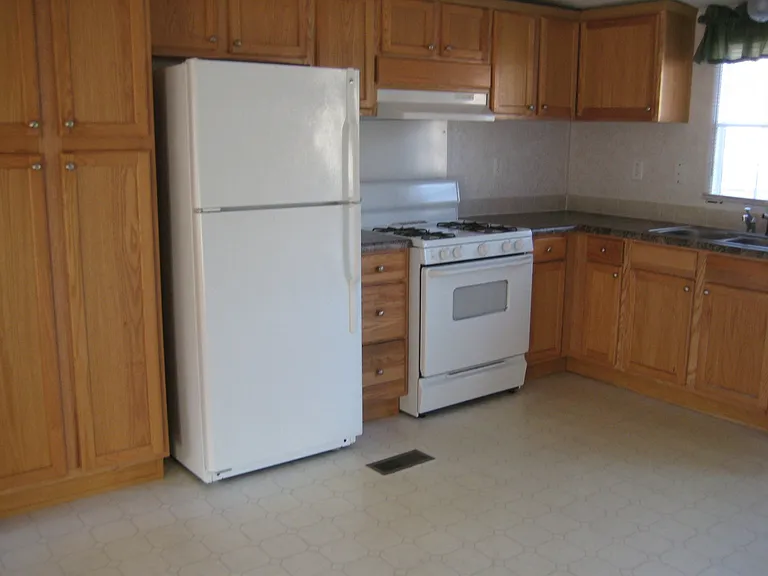 2007 AV (8) Kitchen_05272018