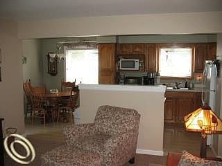 4th image of 23504 Glenbrook St