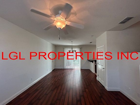 3rd image of 2826 Maybrook Dr