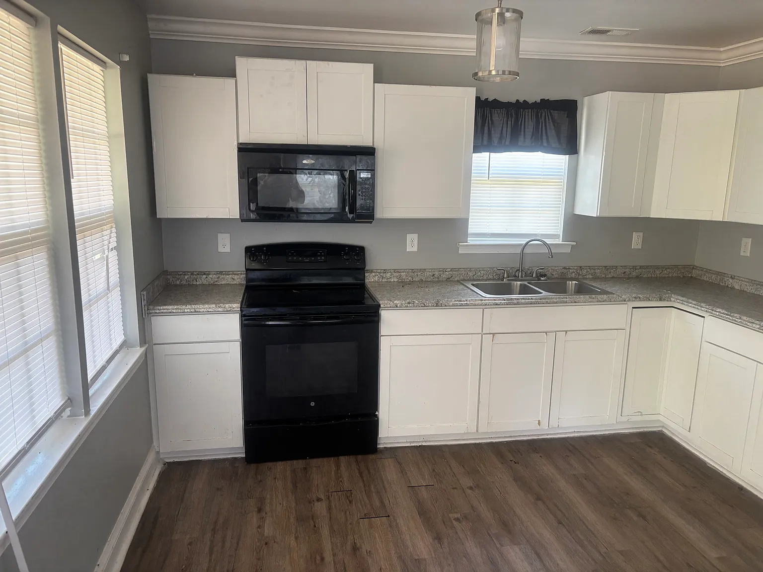 3 bed, 1100 sqft, $1,600 — Photo 4