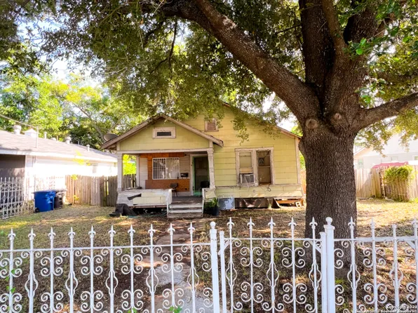522 Barrett Pl, San Antonio, TX 78225